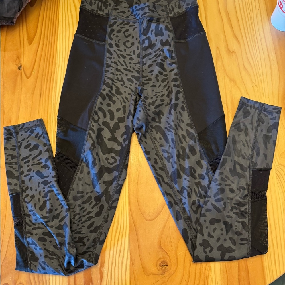Lululemon 28” Black Leopard Print Leggings
